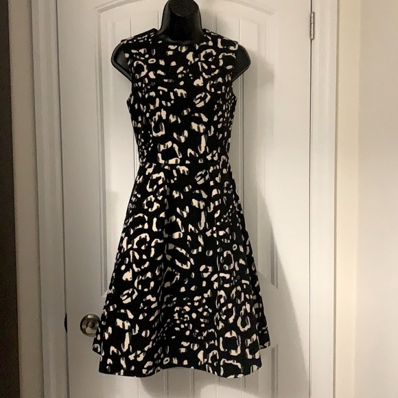 Sleeveless Fit and Flare dress size 6 $15 Dresses if you Buy 2 or more - Picture 3 of 5